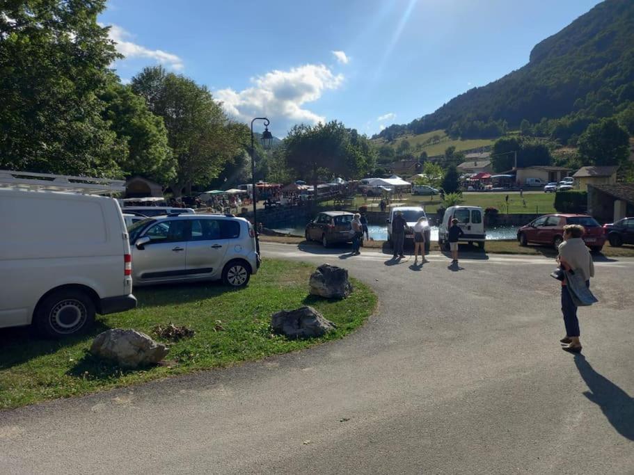 Gite L'Enclos O Rendez-Vous Roquefeuil-Pays De Sault- Avec Jardin ภายนอก รูปภาพ