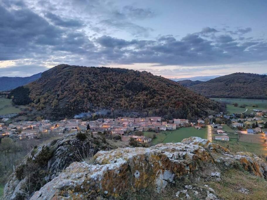 Gite L'Enclos O Rendez-Vous Roquefeuil-Pays De Sault- Avec Jardin ภายนอก รูปภาพ